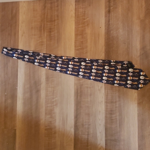 Walt Disney world tie - Picture 2 of 5